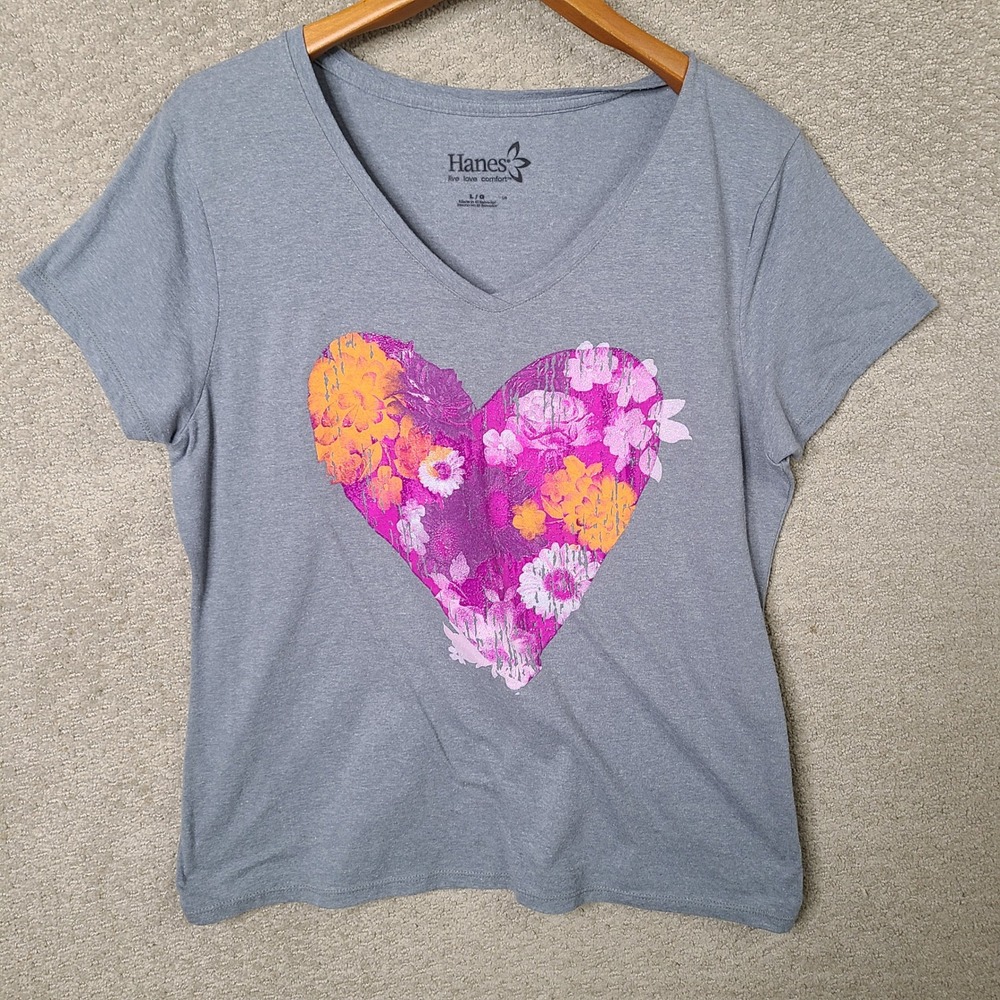 Hanes Shirt Womens Large Gray Heart Graphic V Neck Short Sleeve Polyester Casual